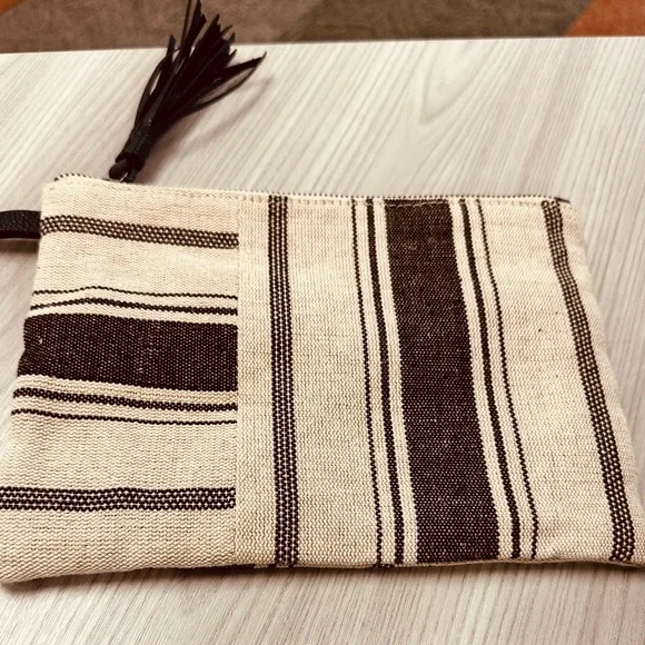 J.Jill Boho Wristlet, Travel, Make Up, Pouch Bag, Small Purse, Handle & Tassel. - Picture 1 of 5